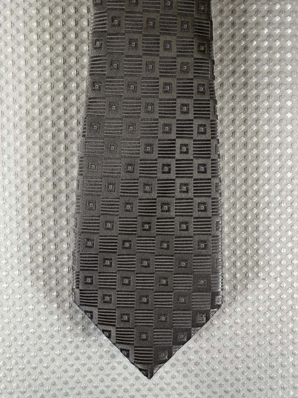 Bugatti Men's 100% Silk Silver and Black Geometric Square Pattern Necktie - Picture 2 of 6